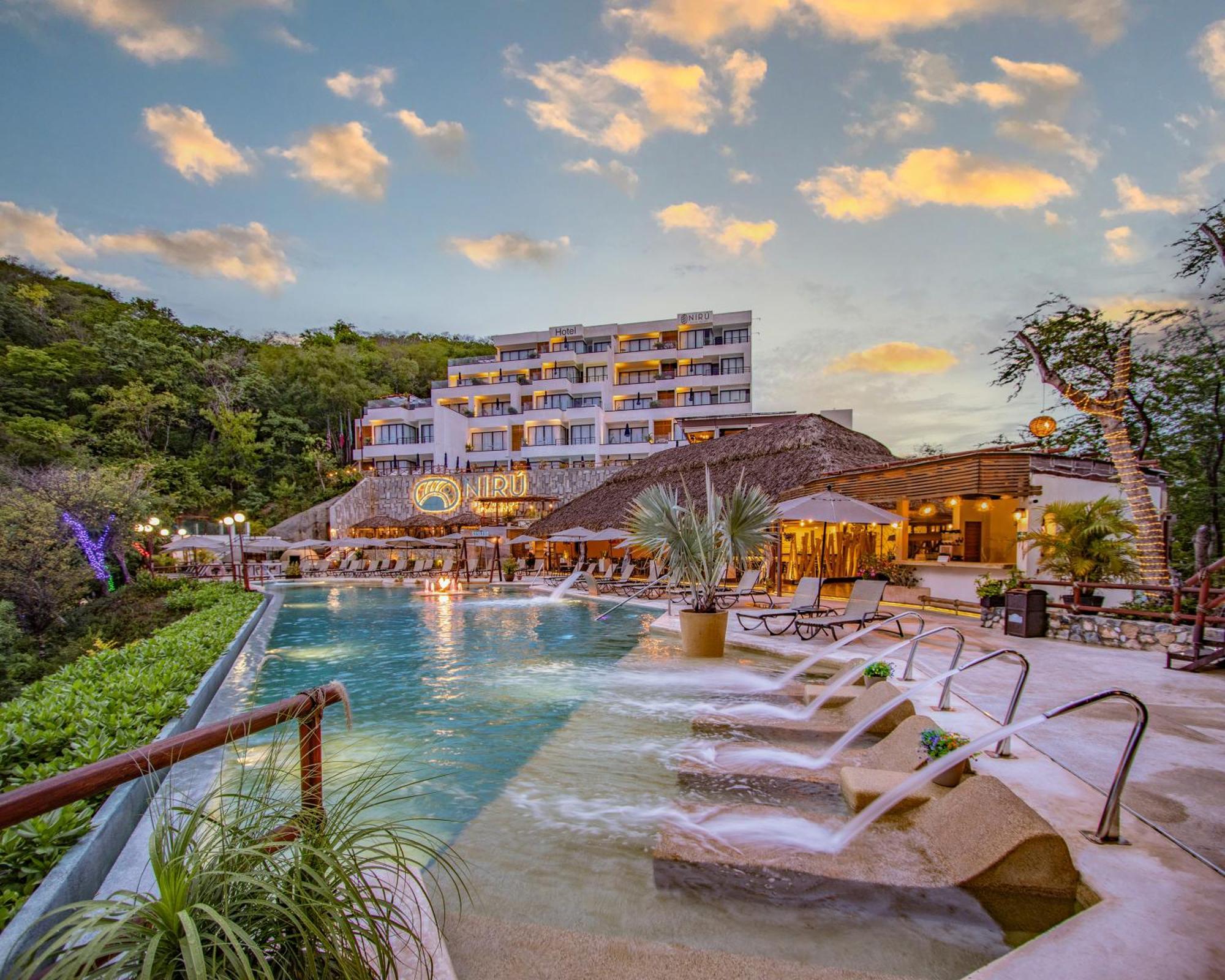 Niru Ocean Suites By Binniguenda Santa Cruz Huatulco Bagian luar foto